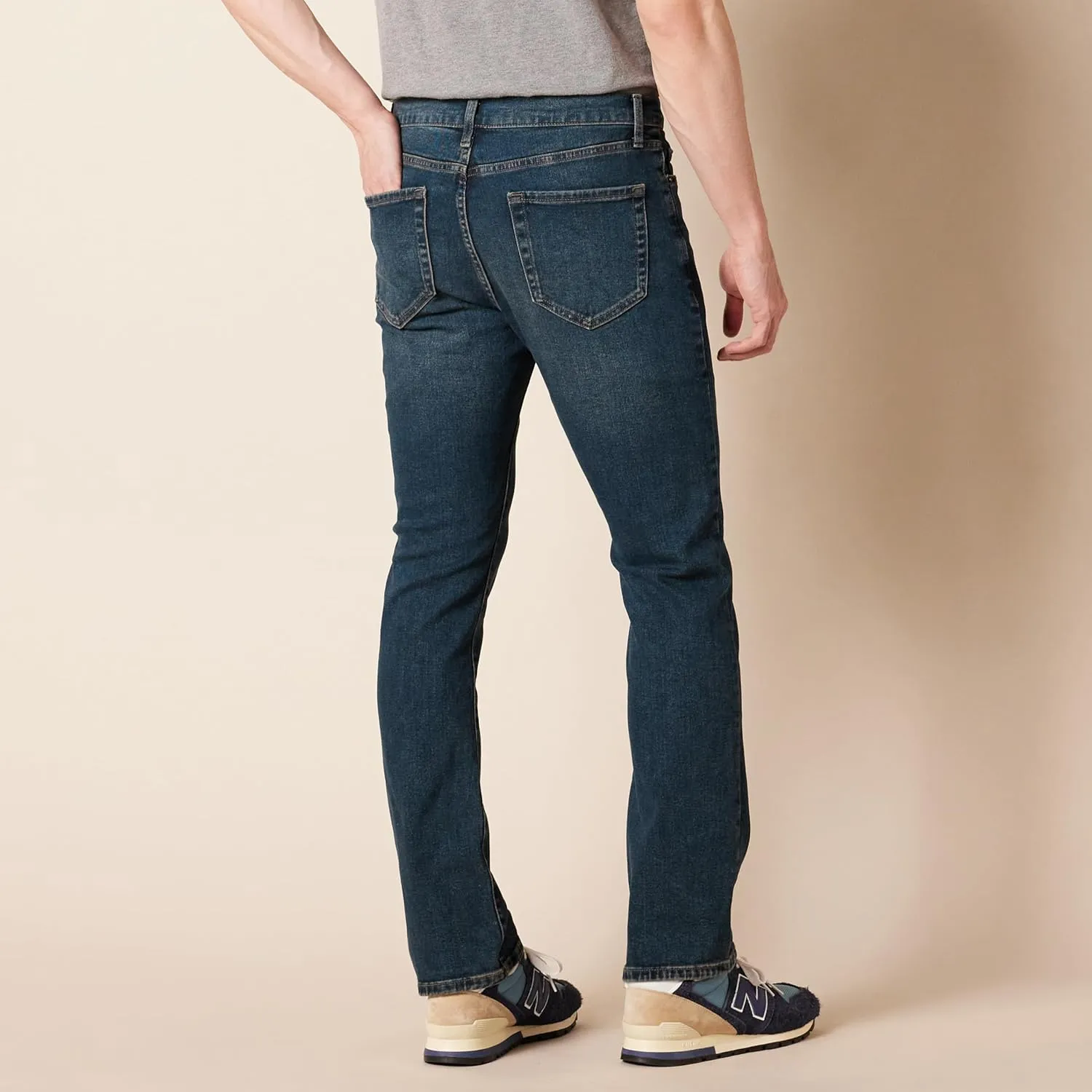 Amazon Essentials Men's Jeans, Slim Fit Stretch, Bootcut