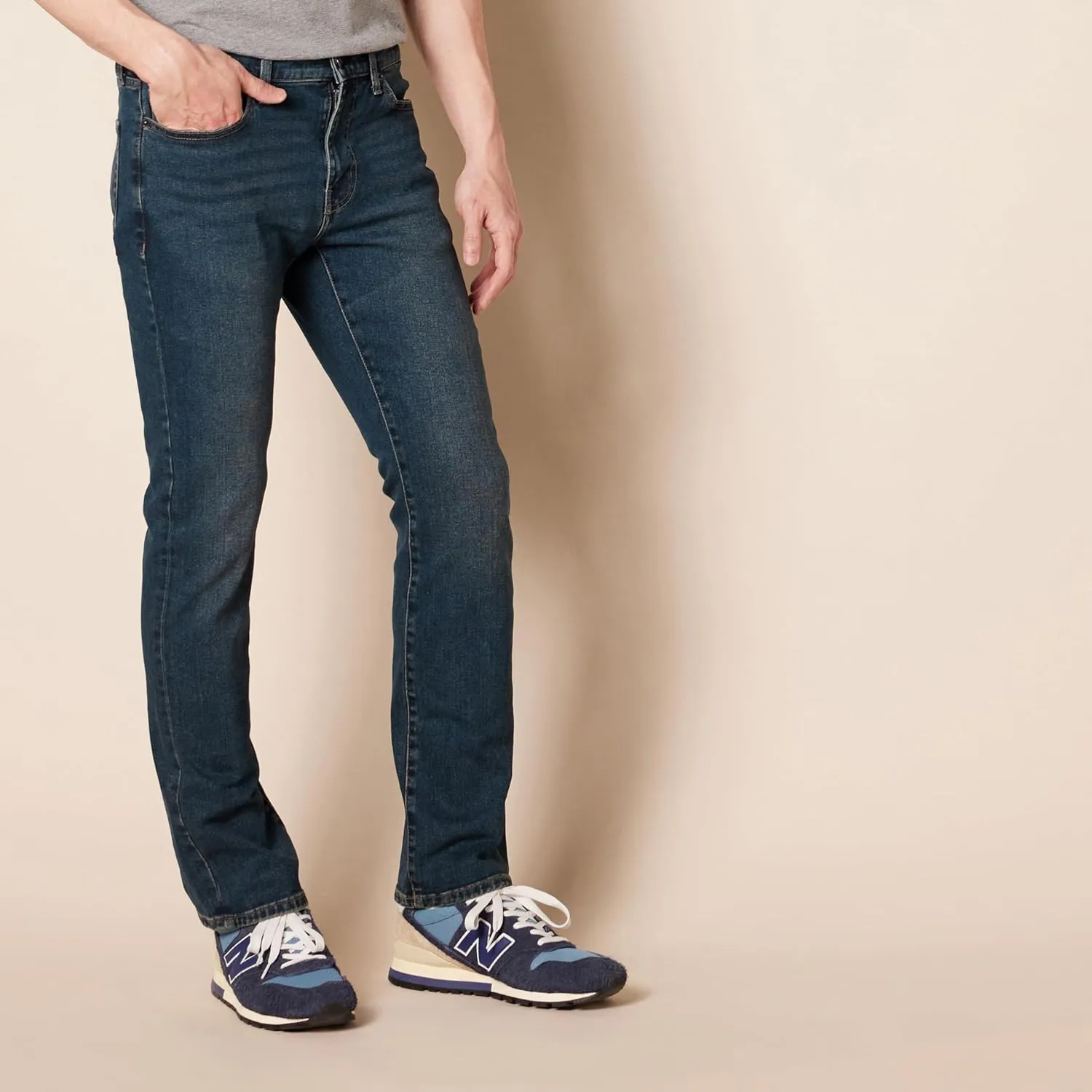 Amazon Essentials Men's Jeans, Slim Fit Stretch, Bootcut
