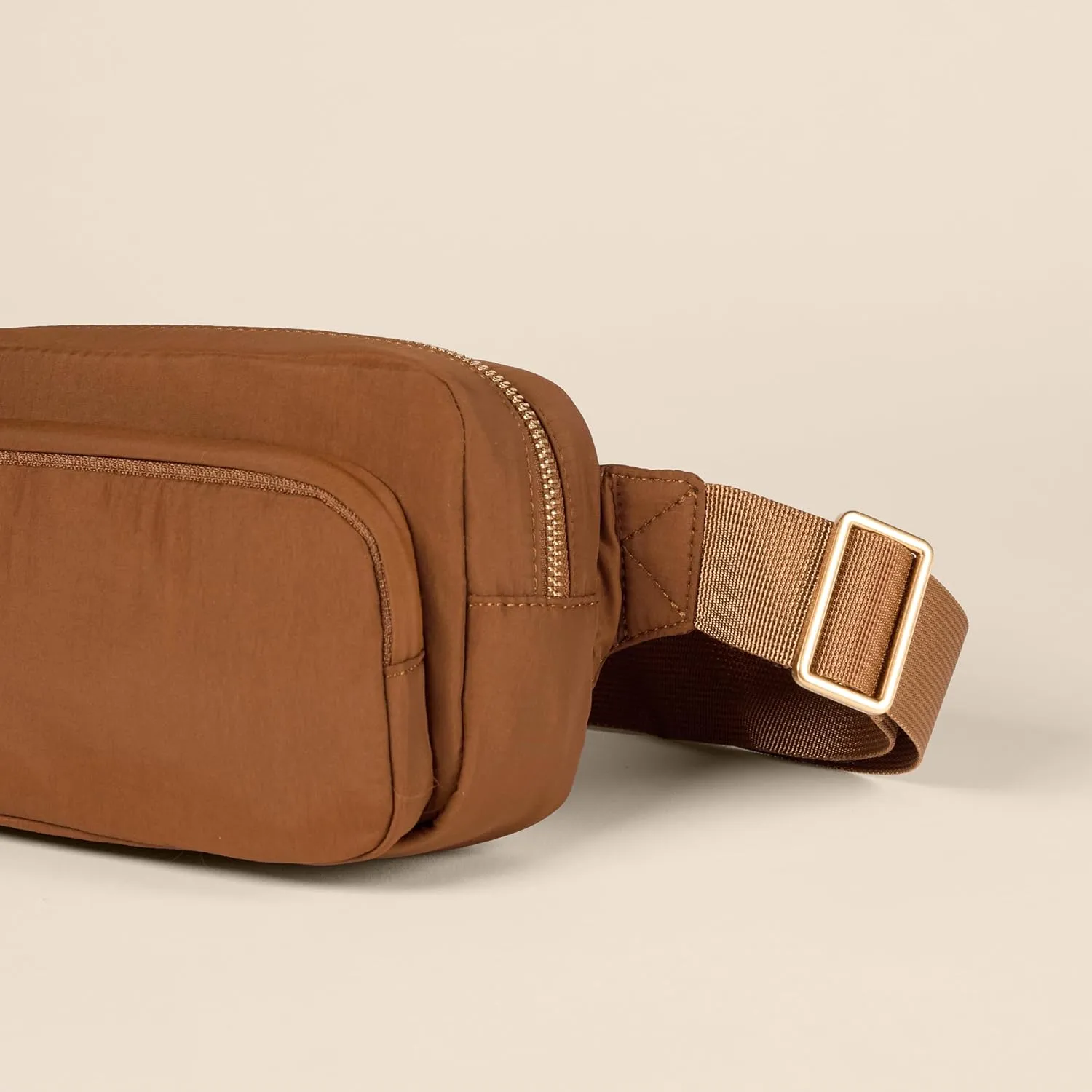 Amazon Essentials Women's Nylon Crossbody Bum Bag