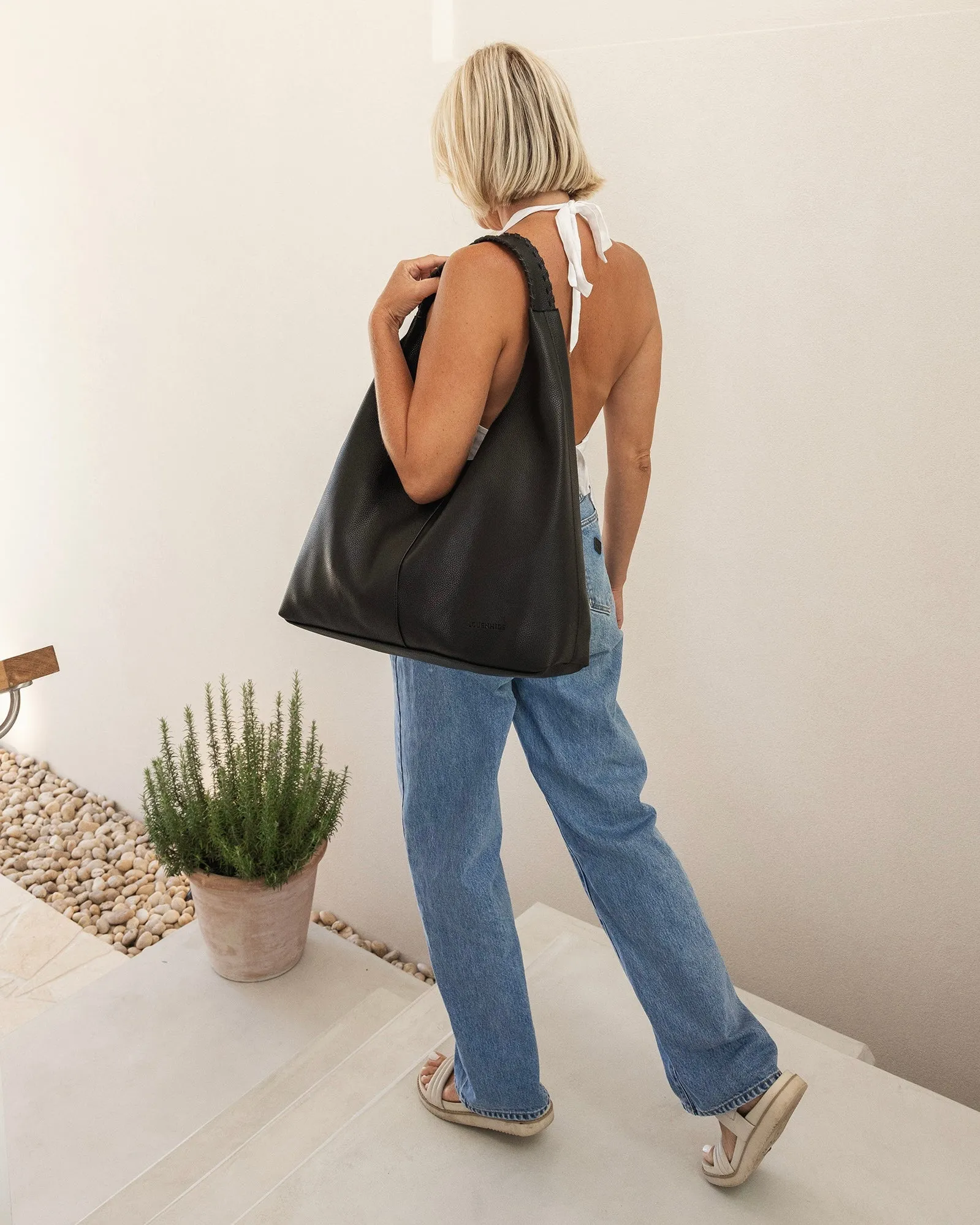 Avery Shoulder Bag (Black)