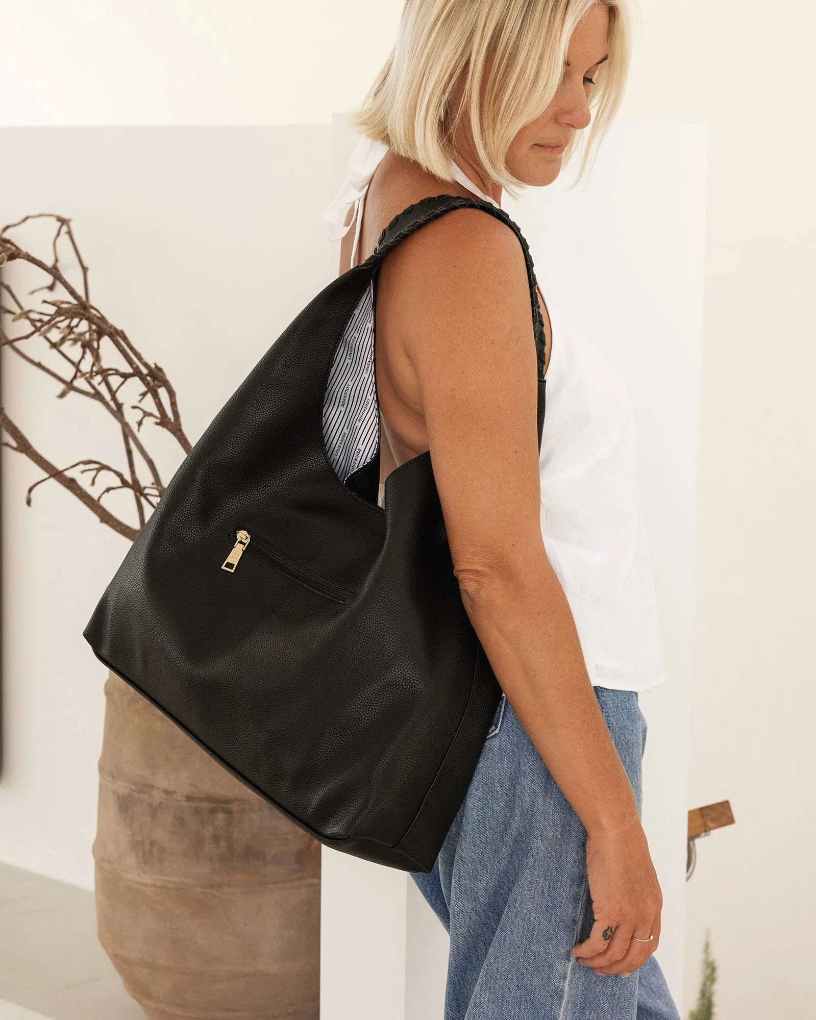 Avery Shoulder Bag (Black)