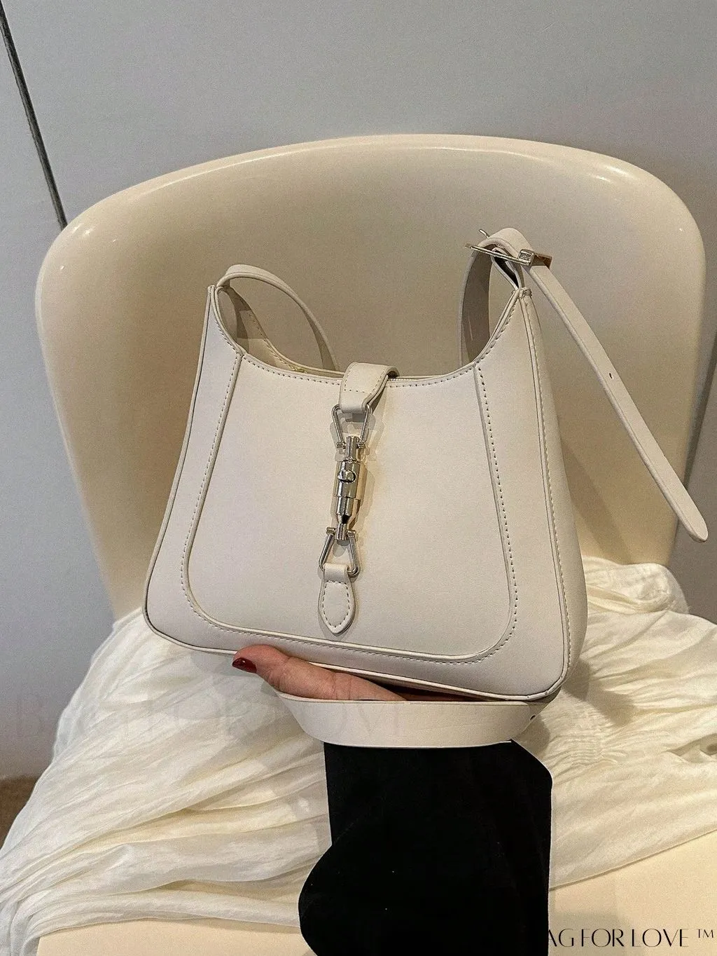 BagForLove - Stylish Adjustable Strap Hobo Bag with Chic Metal Accents