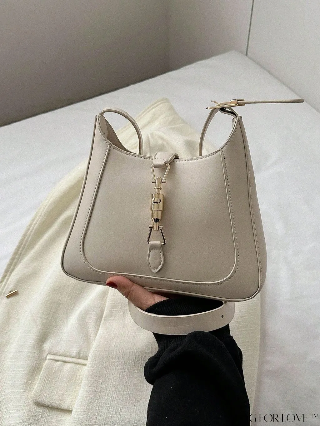 BagForLove - Stylish Adjustable Strap Hobo Bag with Chic Metal Accents
