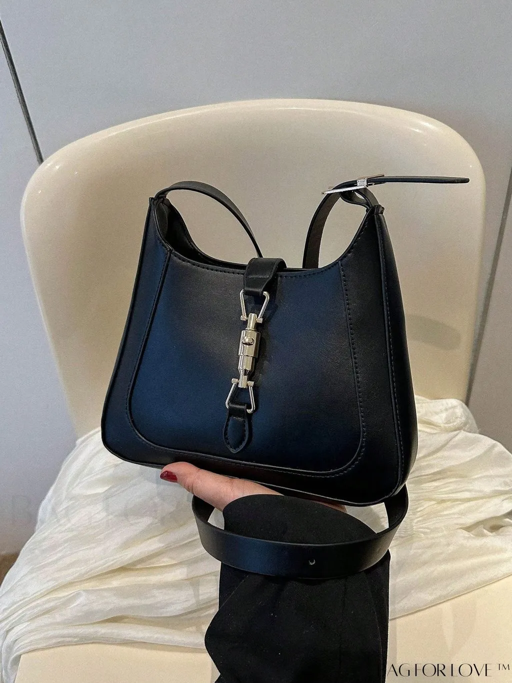 BagForLove - Stylish Adjustable Strap Hobo Bag with Chic Metal Accents