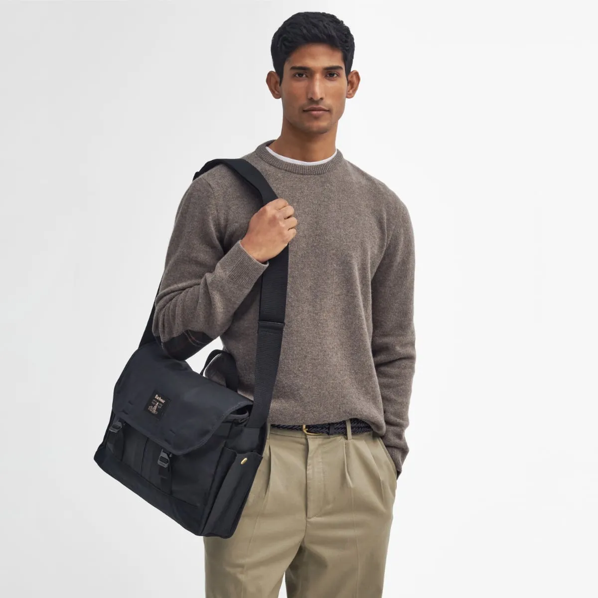 Barbour Field Wax Messenger Bag | Black
