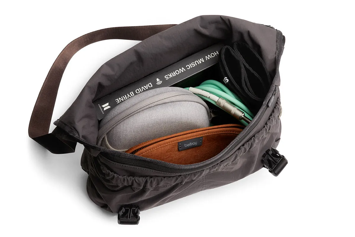 Bellroy Cinch Messenger - Charcoal