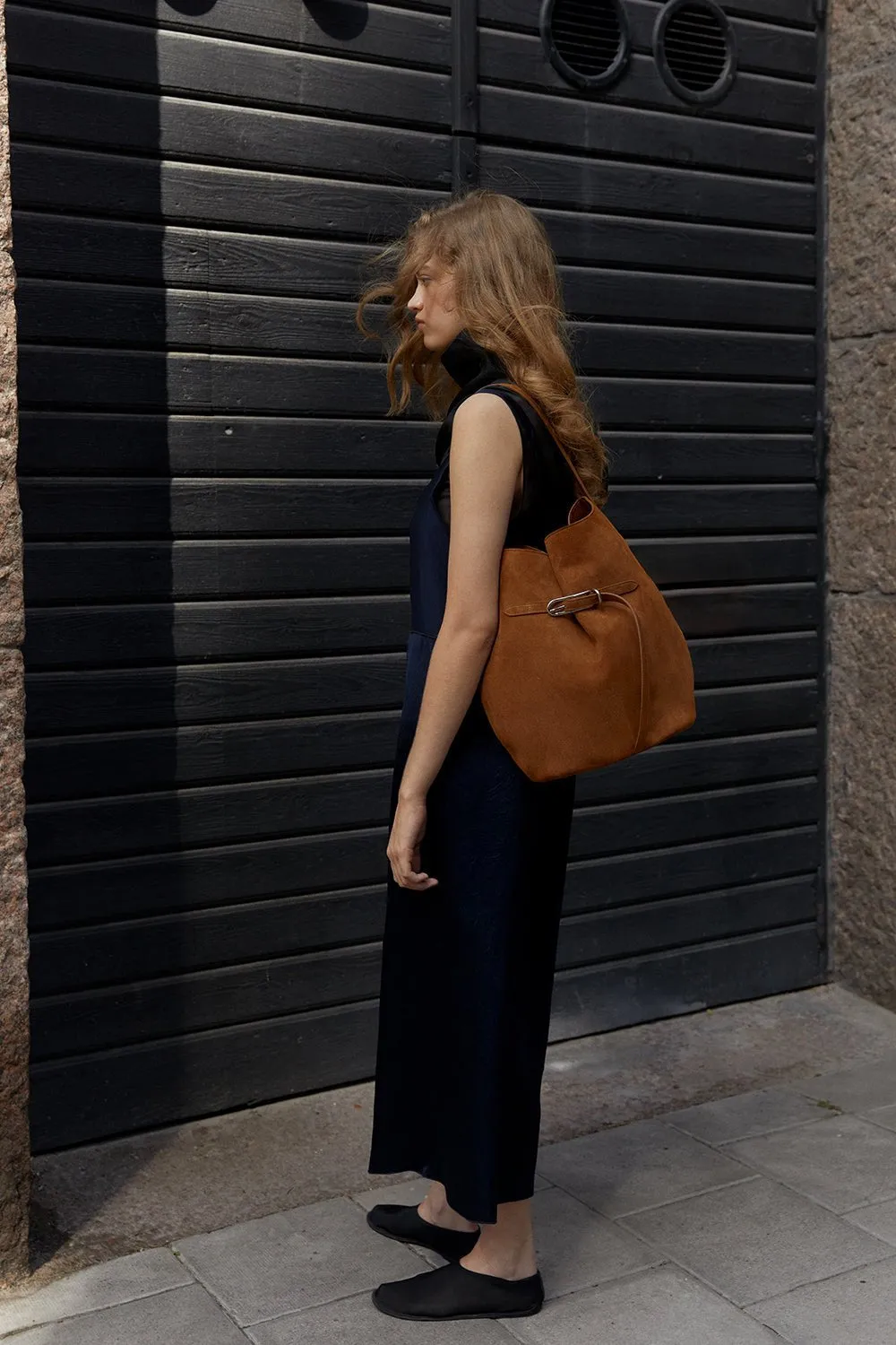 Belted Bucket Bag Large Cinnamon Suede