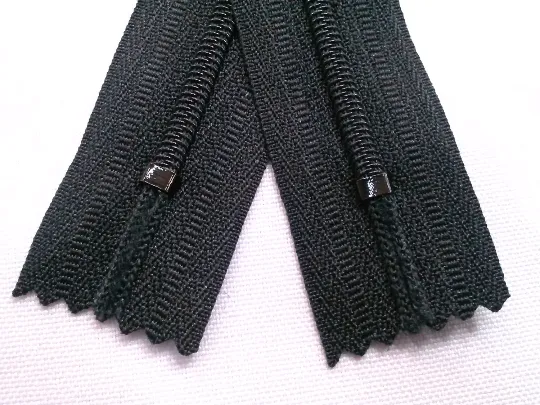 Black #580 Generic Nylon Zippers 12-22 Inches #3 Coil Closed Bottom