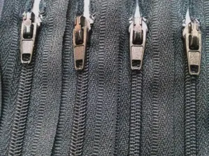 Black #580 Generic Nylon Zippers 12-22 Inches #3 Coil Closed Bottom