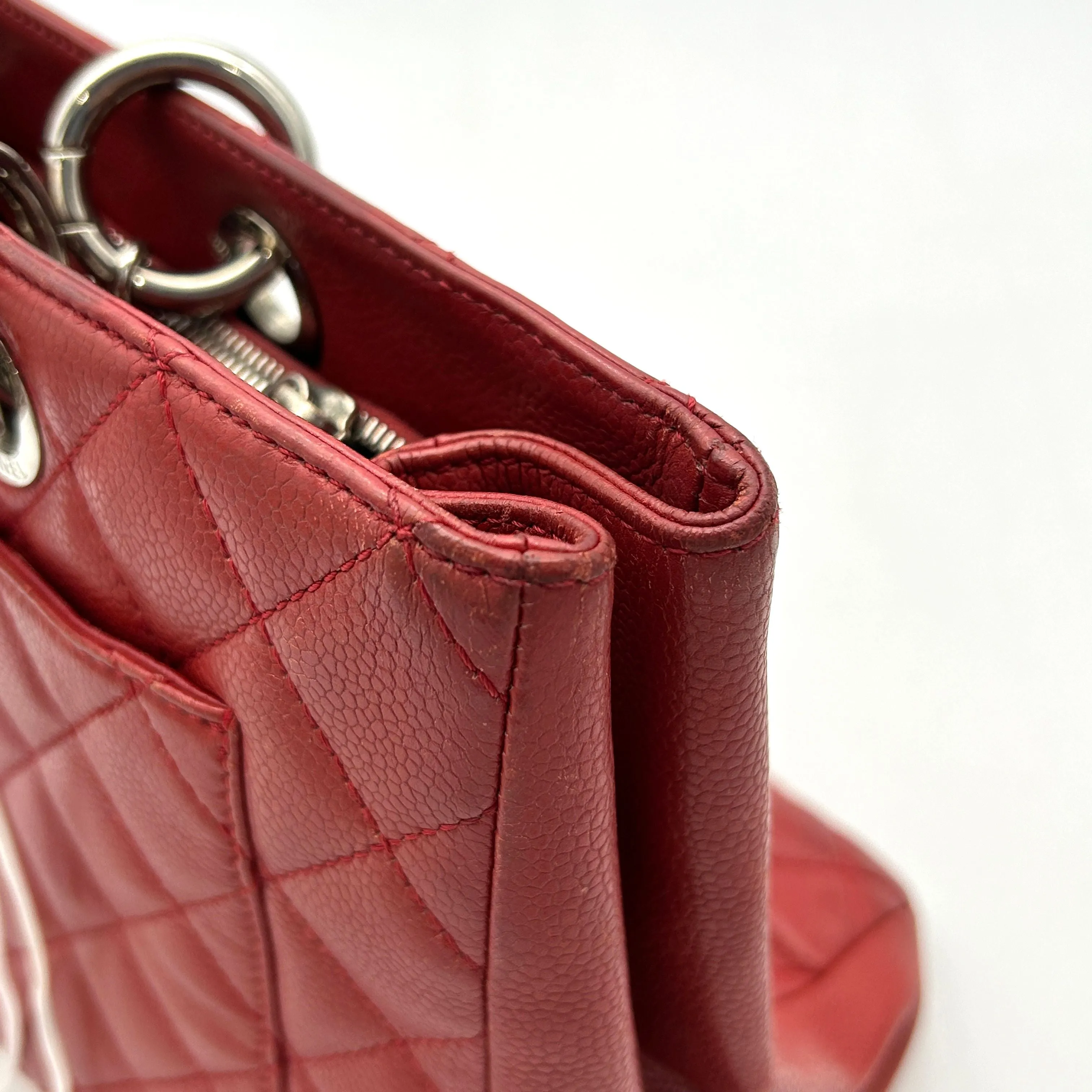 CHANEL Caviar Quilted Grand Shopping Tote GST Red LA41078