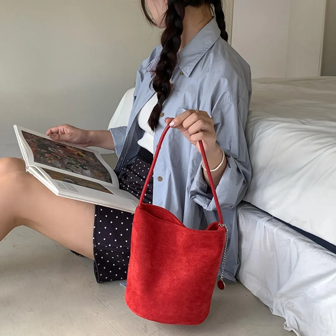 Chic Women's Bucket Bag, Cylindrical Design, Vintage Commuter Faux Suede, Chain Accent, Waterproof Base