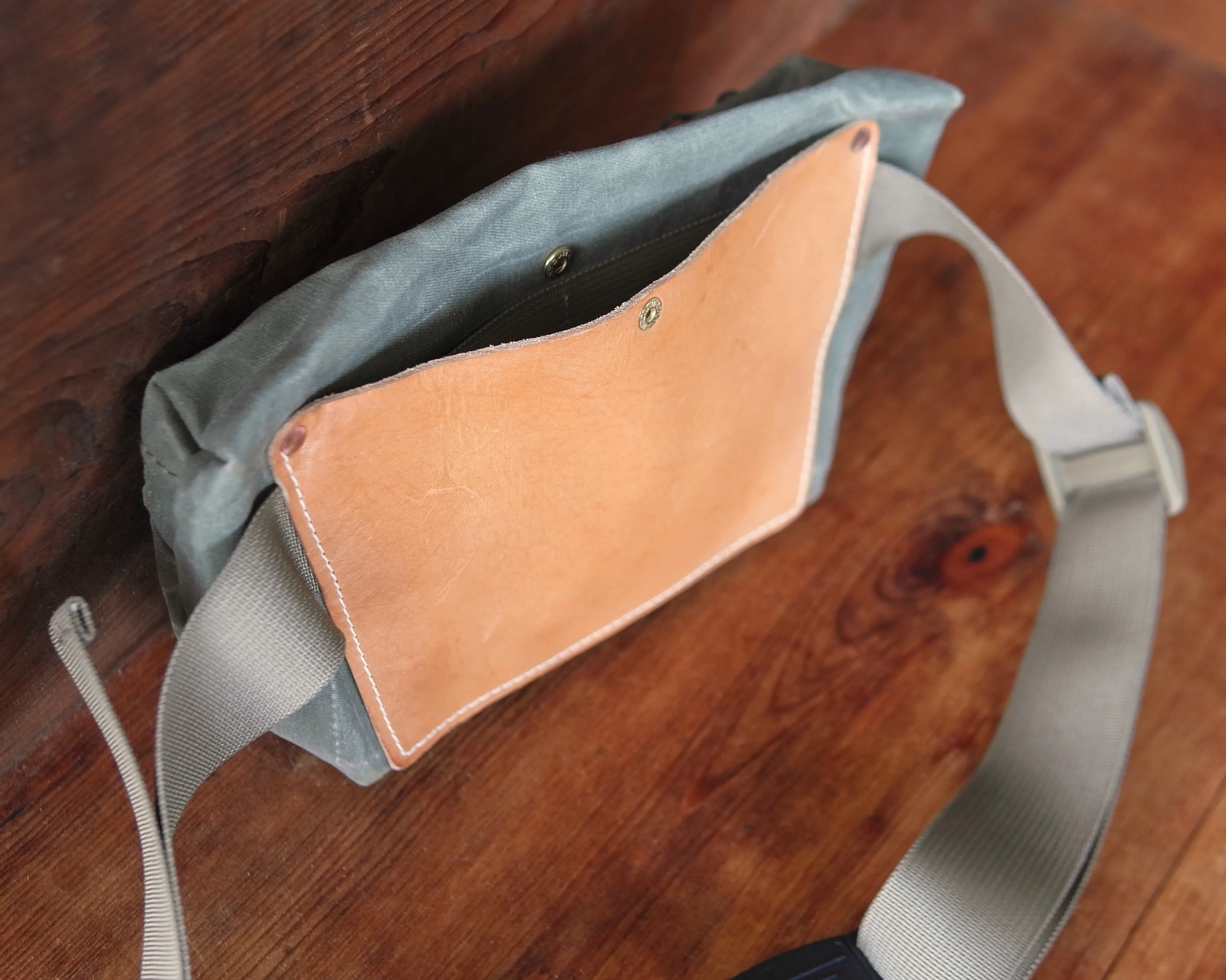 Fanny Pack in Waxed Canvas