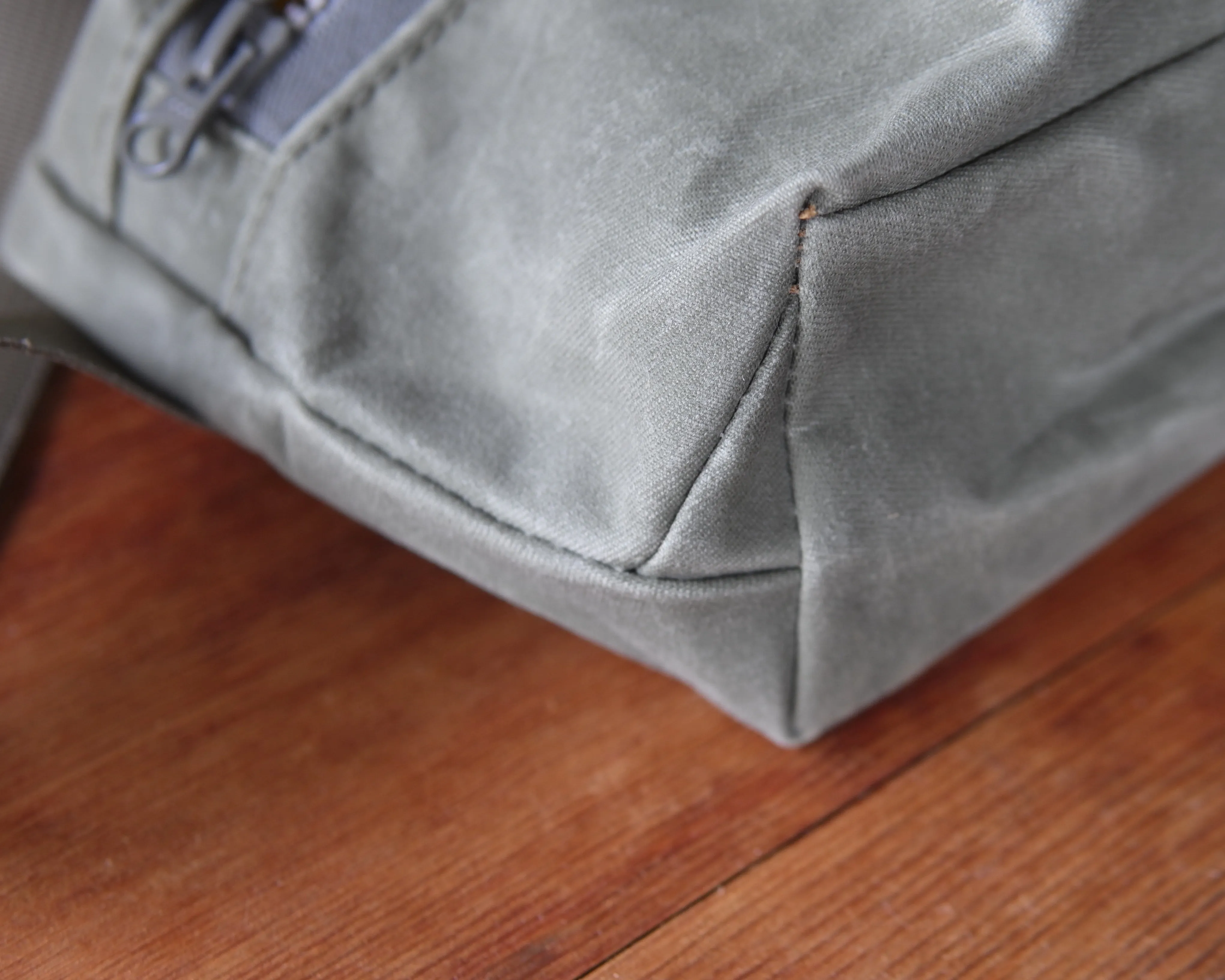 Fanny Pack in Waxed Canvas