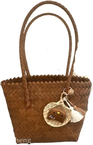 Large capacity Bag Exquisite Straw Handbag with Metal Button and Tassels: Add Highlights to Outings Ladies shoulder Bag