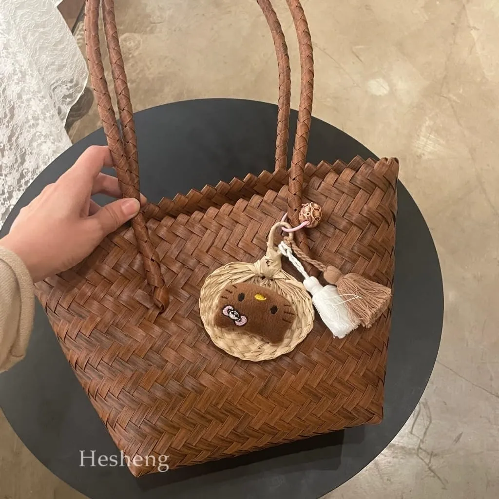 Large capacity Bag Exquisite Straw Handbag with Metal Button and Tassels: Add Highlights to Outings Ladies shoulder Bag