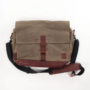NutSac Muy Grande Messenger Bag