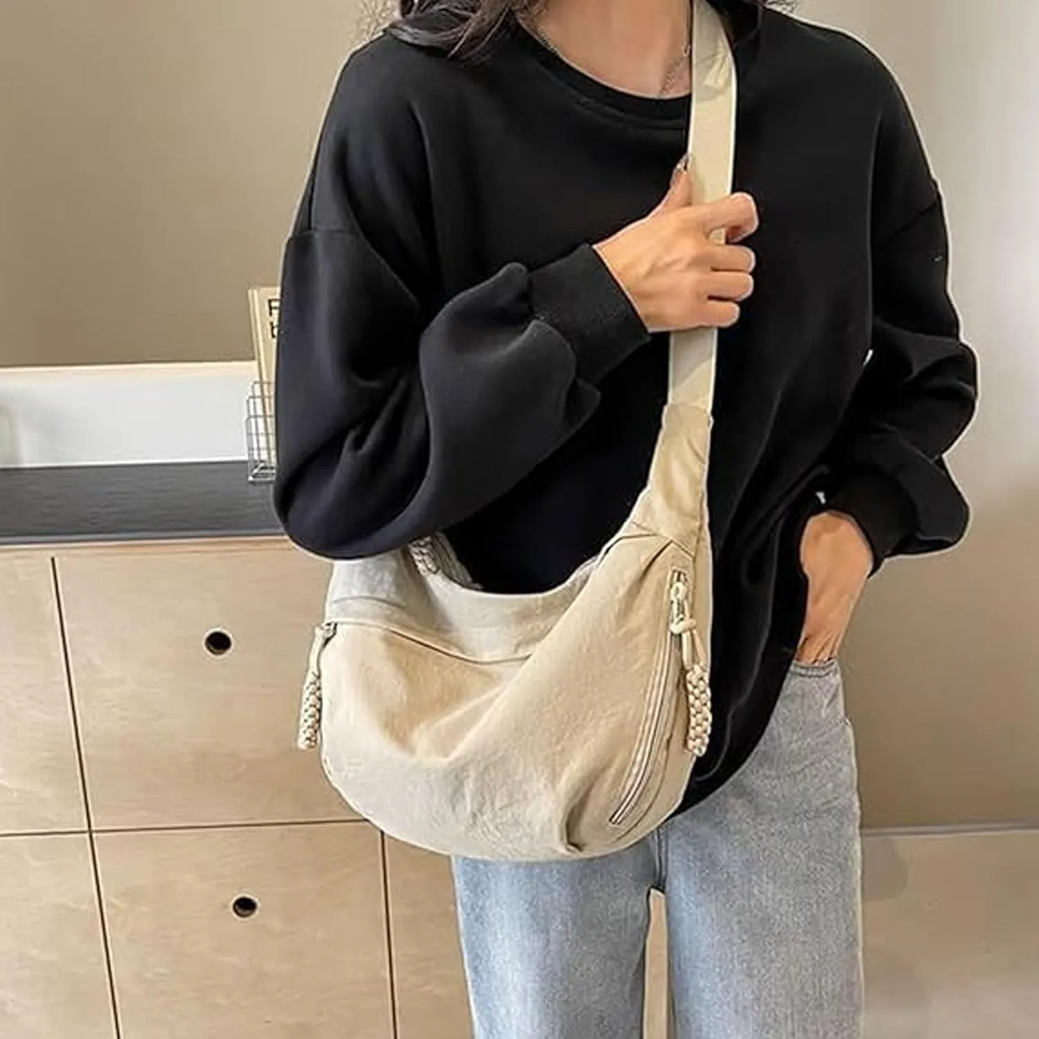 Preferable Crossbody Bag, 2025 New Plain Color Nylon Crescent Crossbody Bag for Women, Suitable for Travel