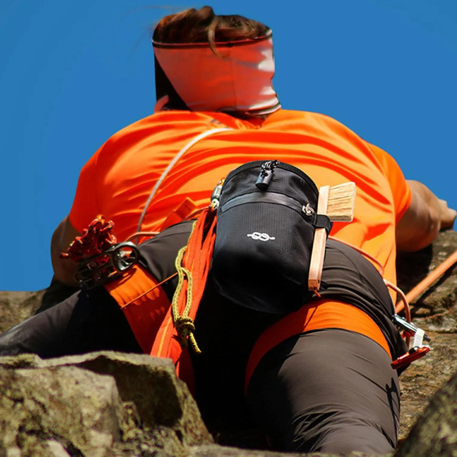 Rock Climbing & Bouldering Chalk Bag Climbing Chalk Bag Adjustable Waist Bag Strap Zippers Storage Pocket & Brush Holder