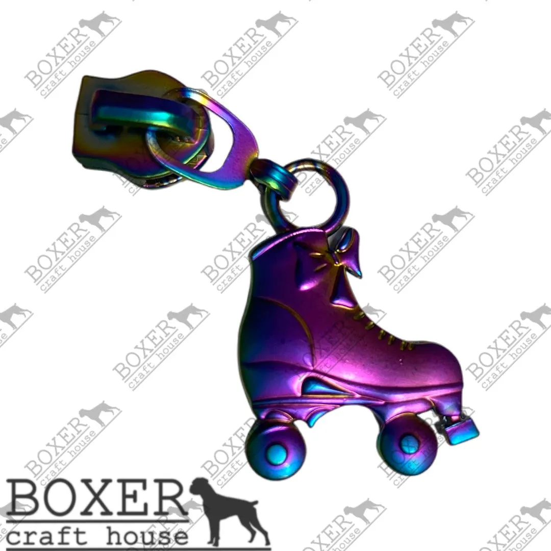 Roller Skate #5 Zipper Pull