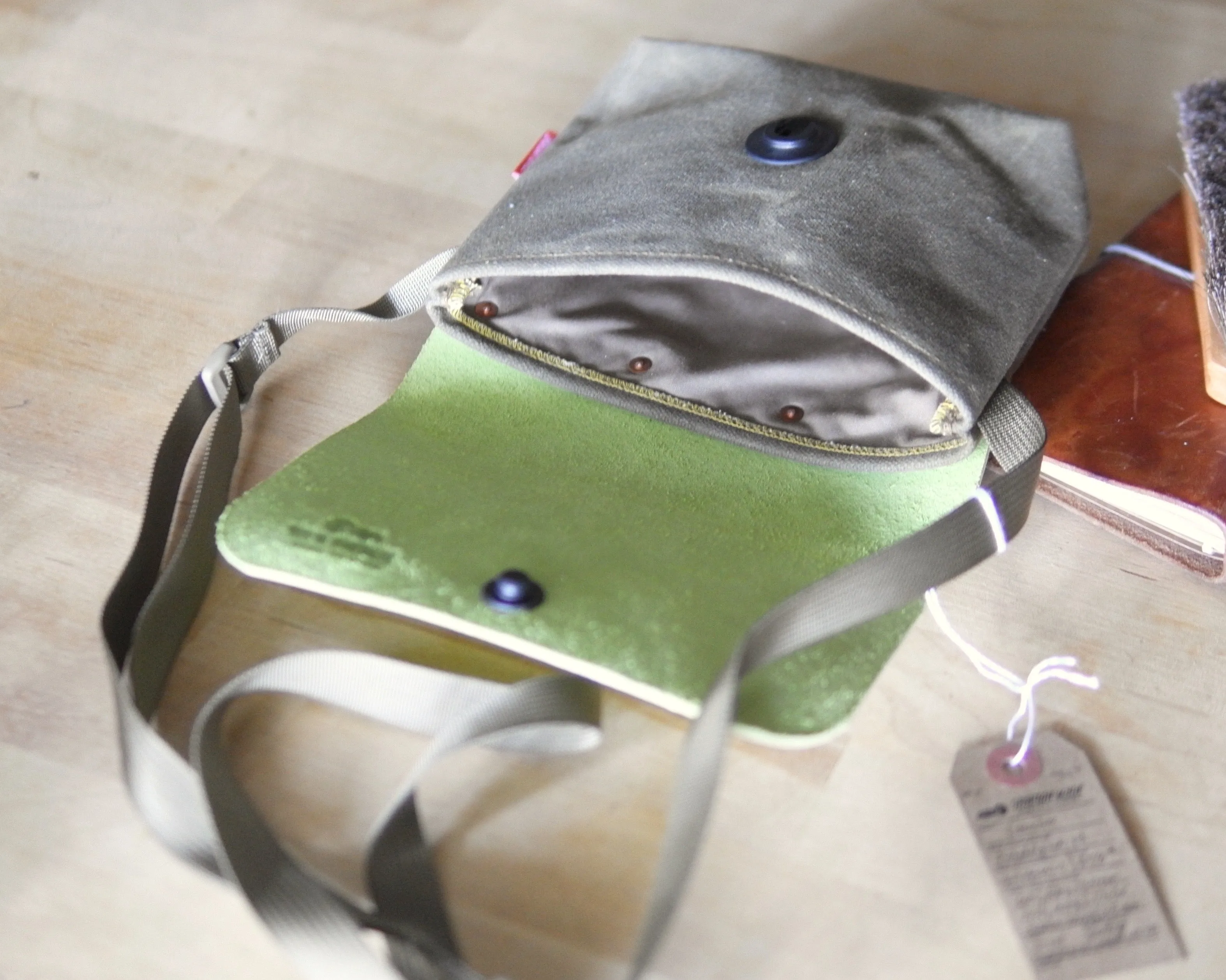 Sacoche in Lime/Olive