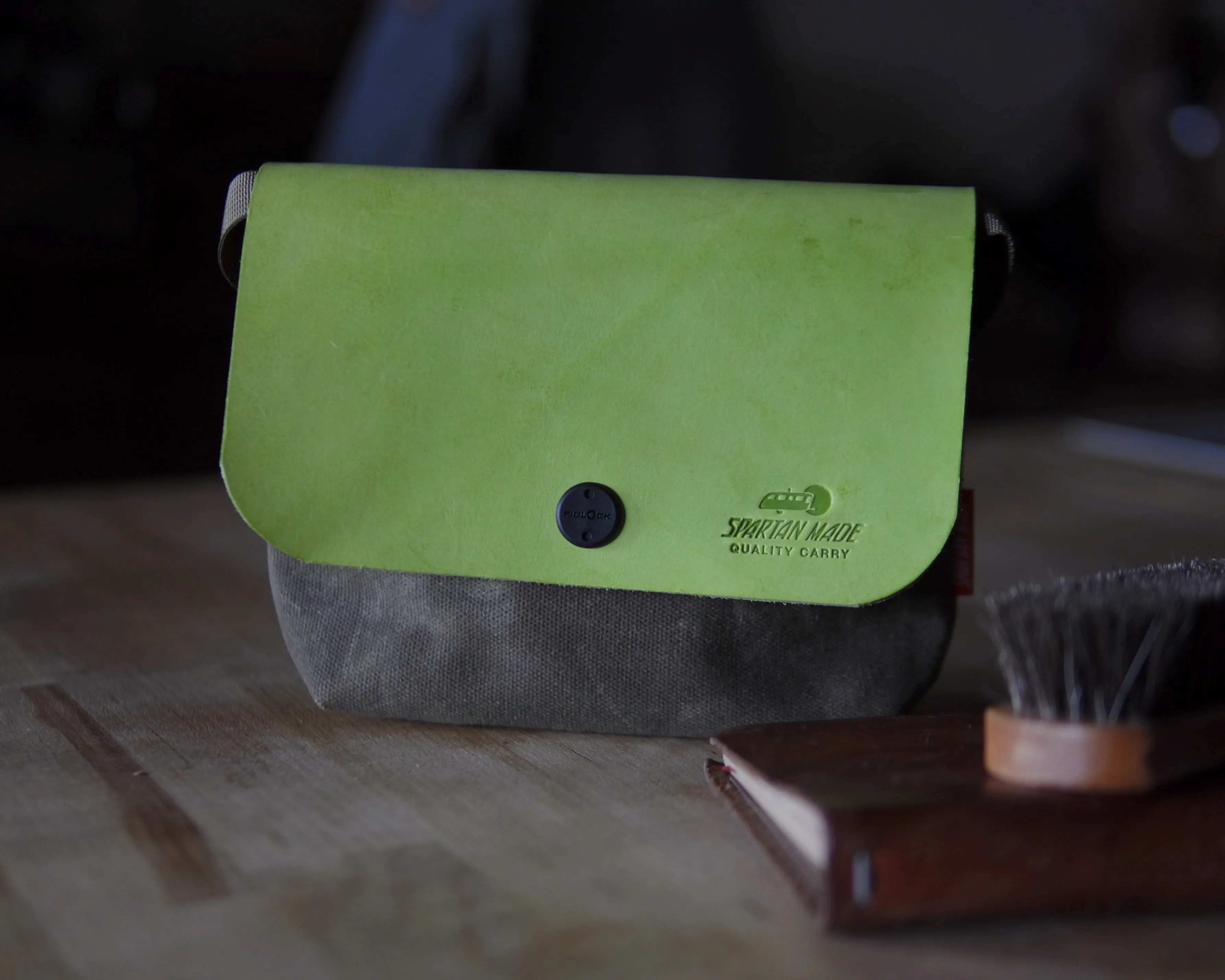 Sacoche in Lime/Olive