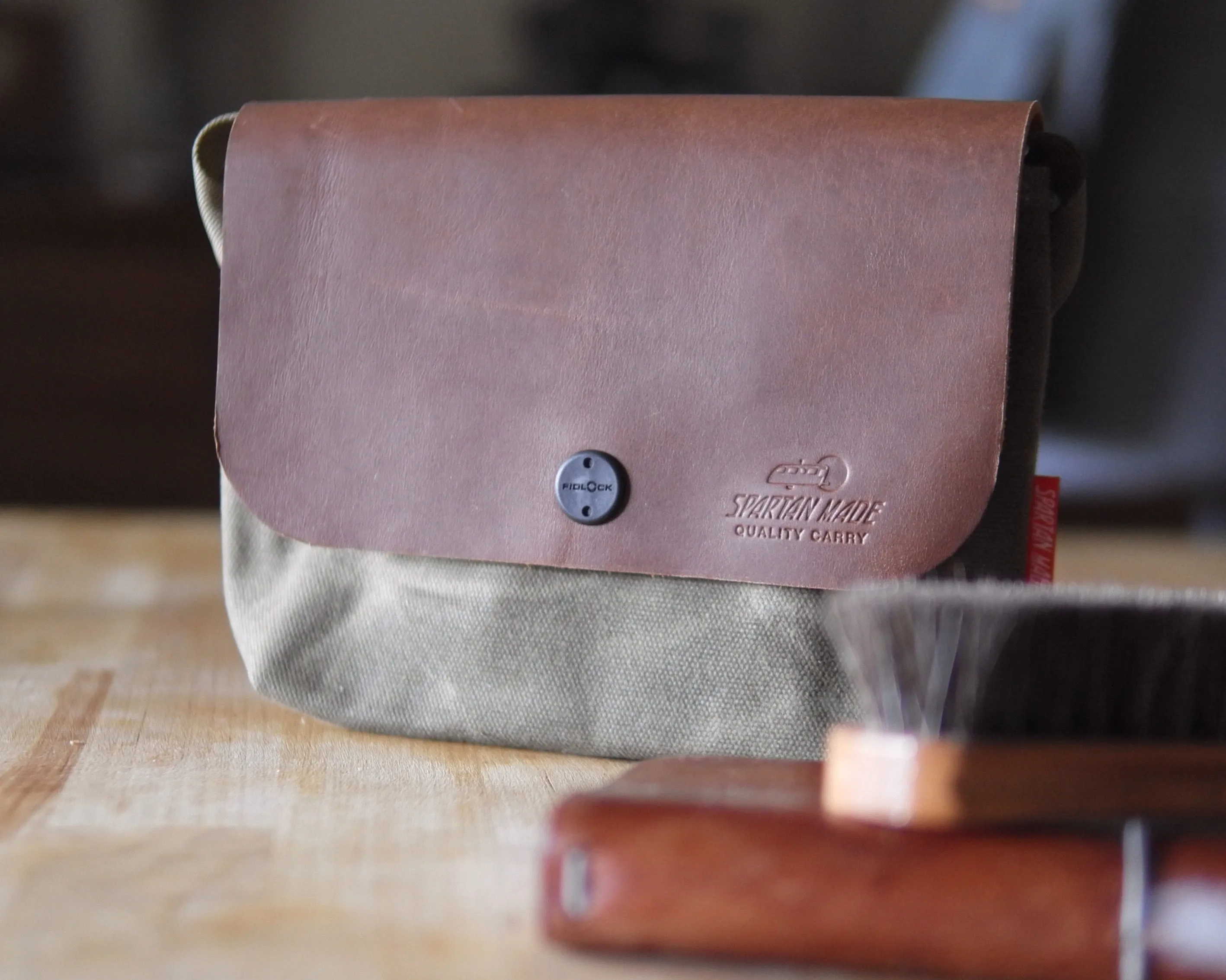 Sacoche in Umber/Olive