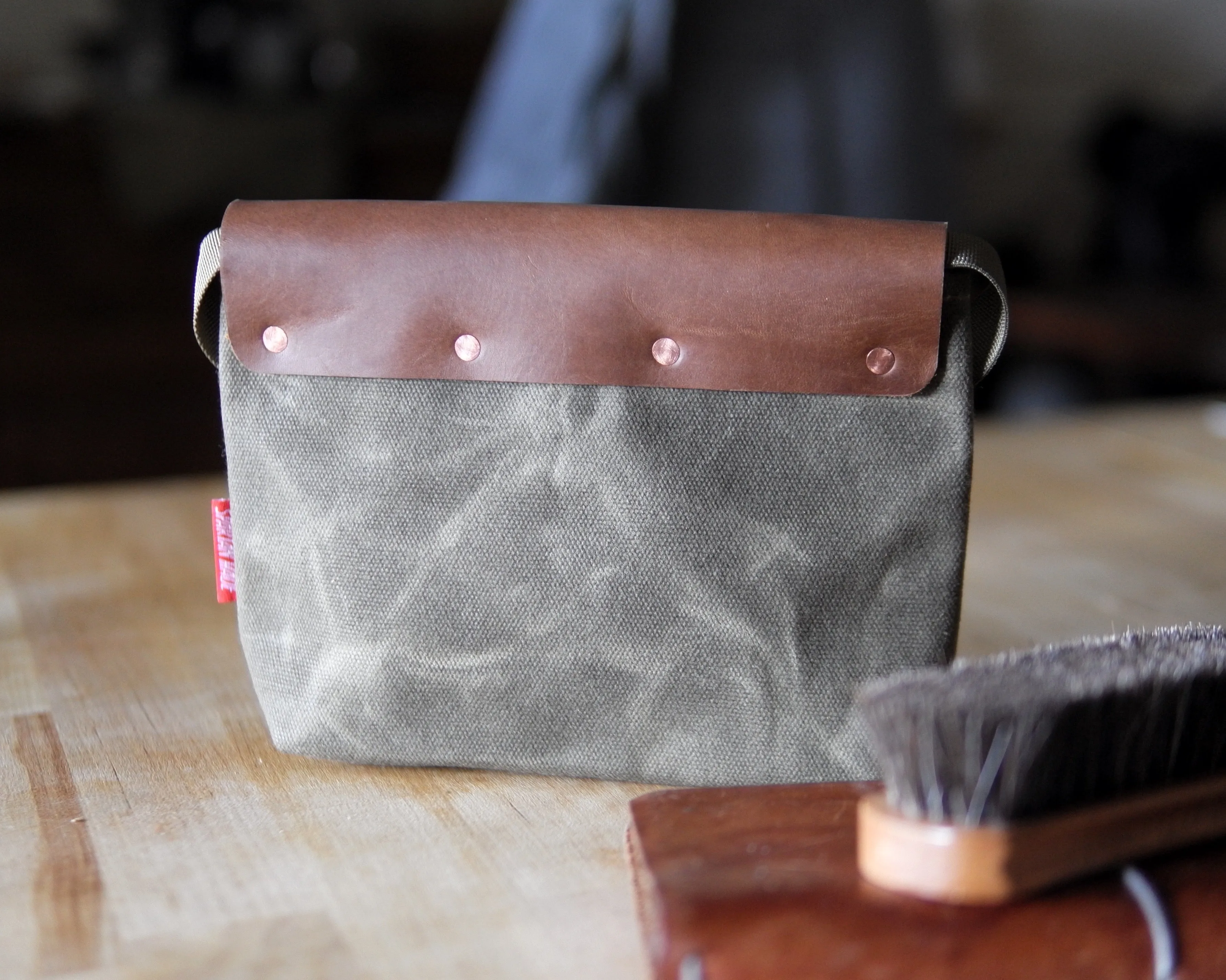 Sacoche in Umber/Olive