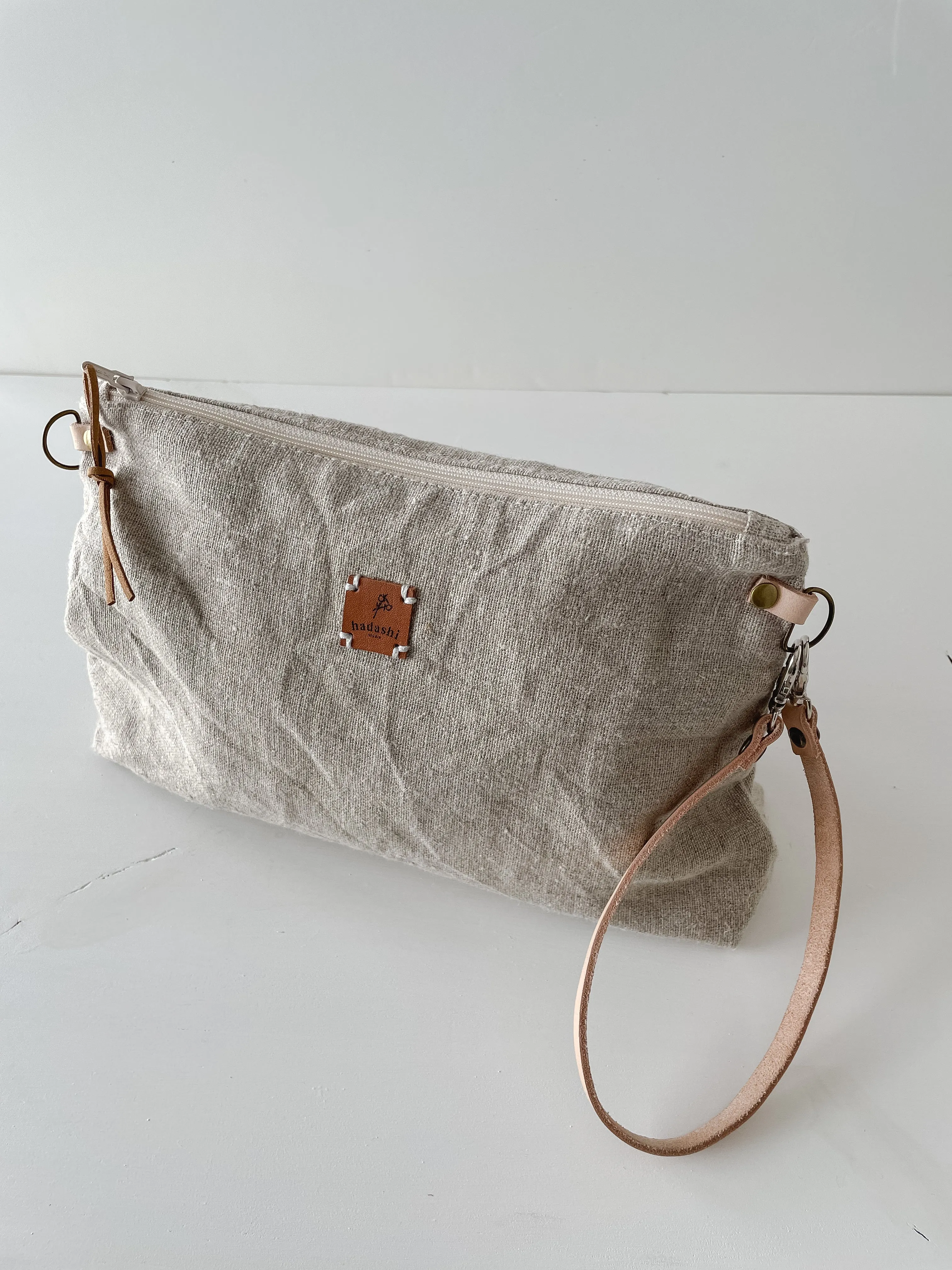 Slouchy pouch: natural