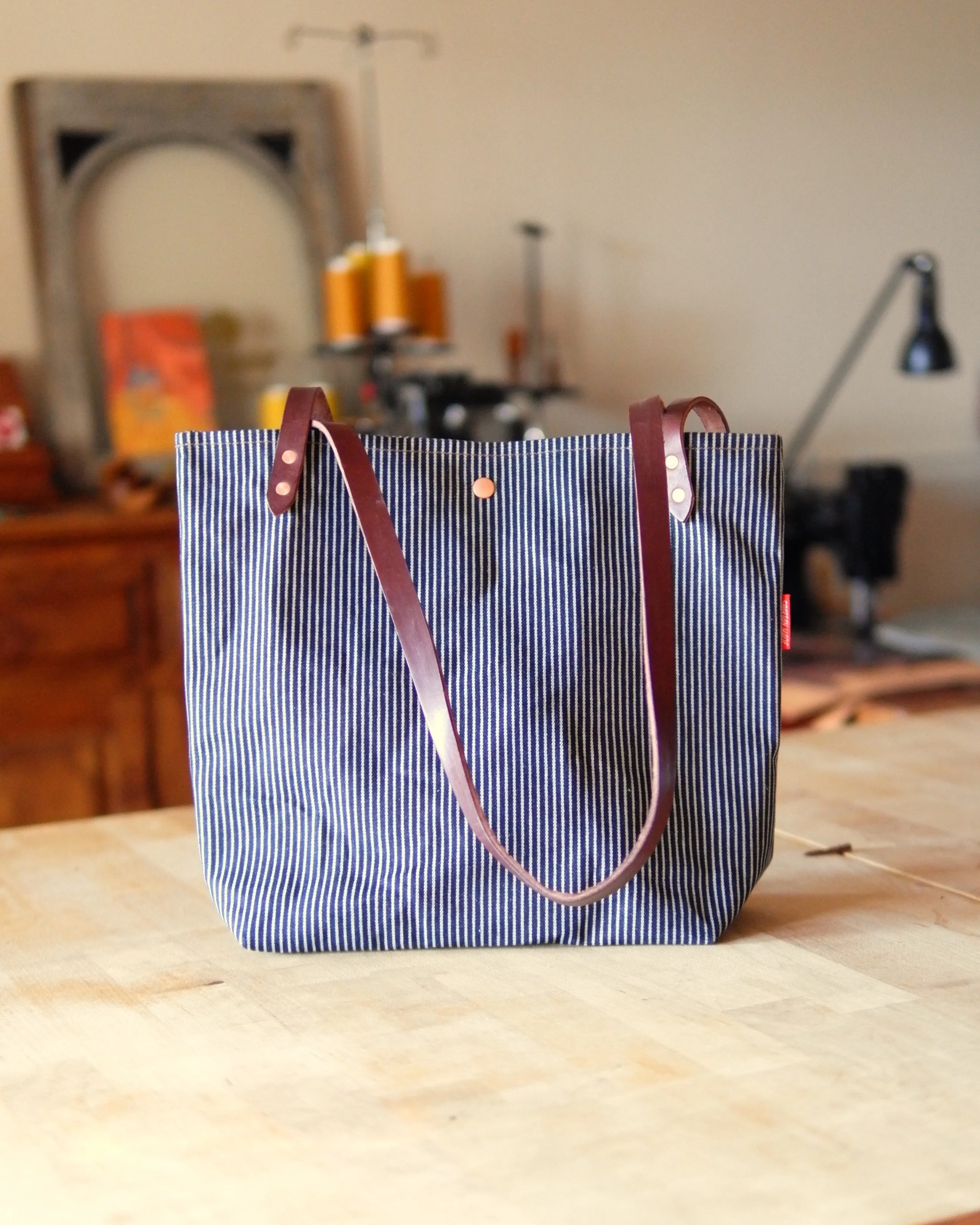 Station Tote - Railcar Shoulder