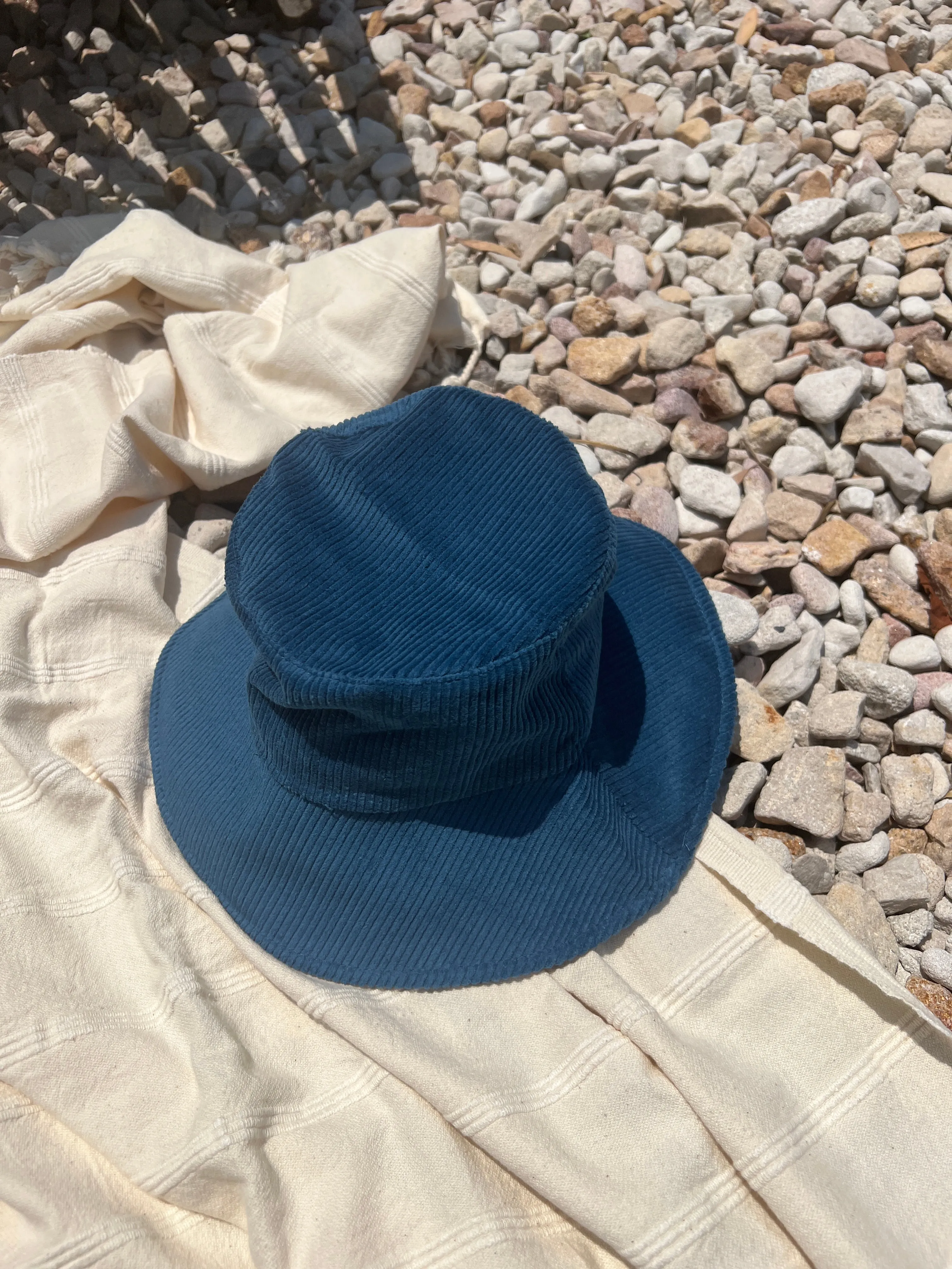 Sunday corduroy bucket hat - BLUE
