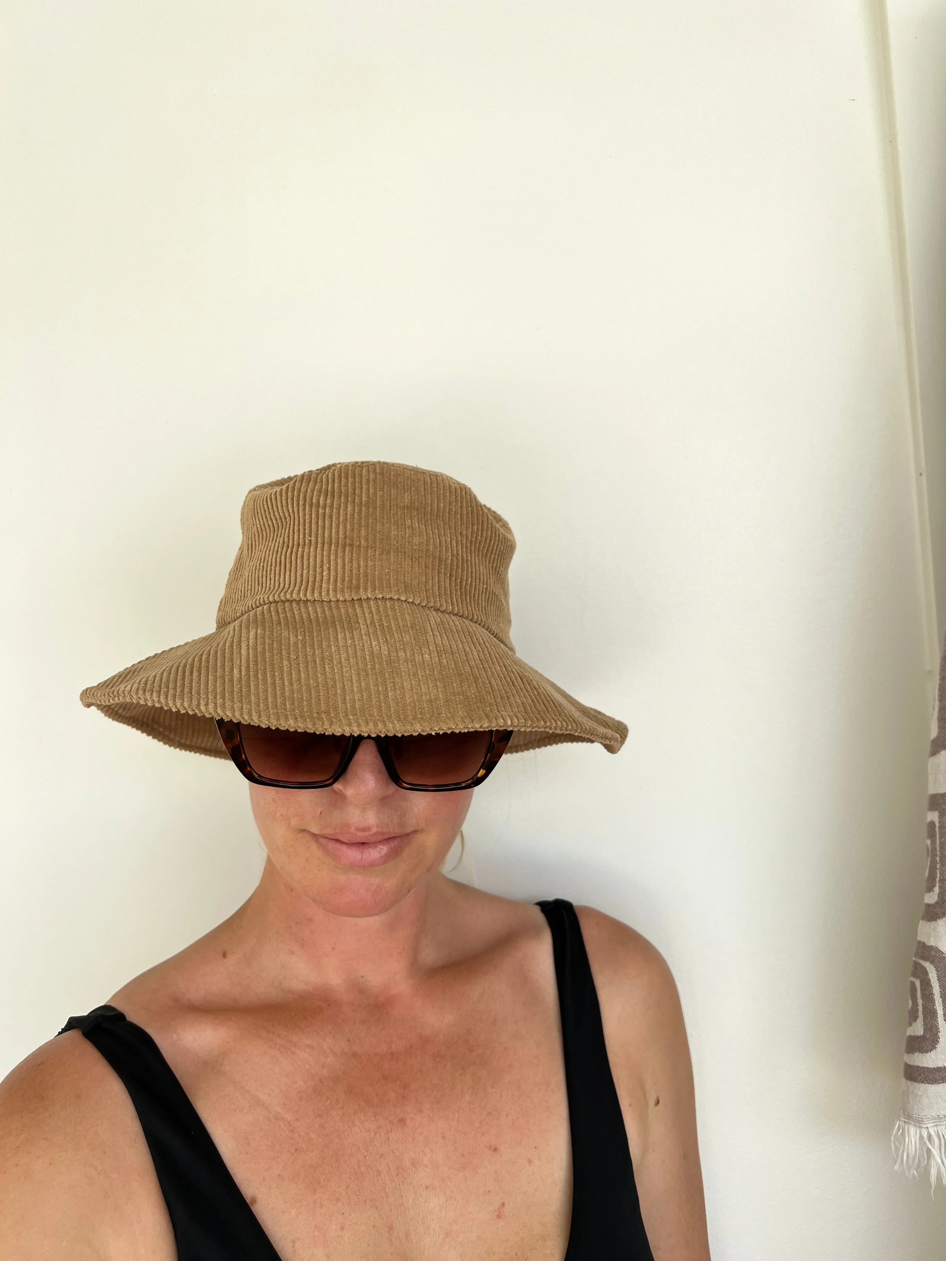 Sunday corduroy bucket hat - TAN