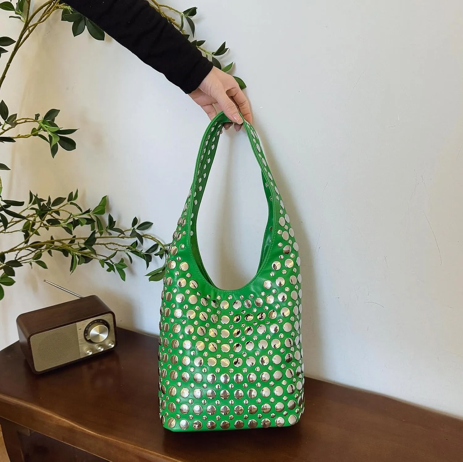 Trendy Punk Studded Shoulder Bag Vegan Leather Bucket Hobo Handbag for Women Y2K Fashion Tote Purse