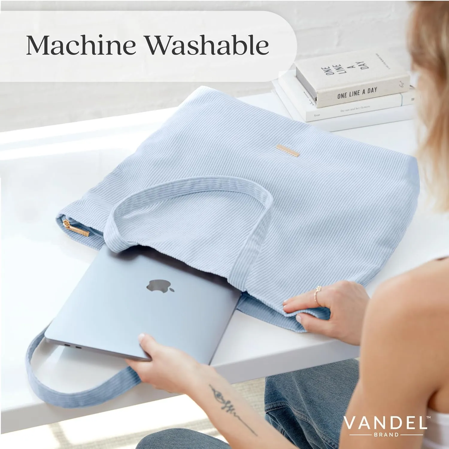 VANDEL Corduroy Tote Bag for Women and Men with Zipper and Inner Pockets. Cute School Tote Bag with Zipper, Aesthetic