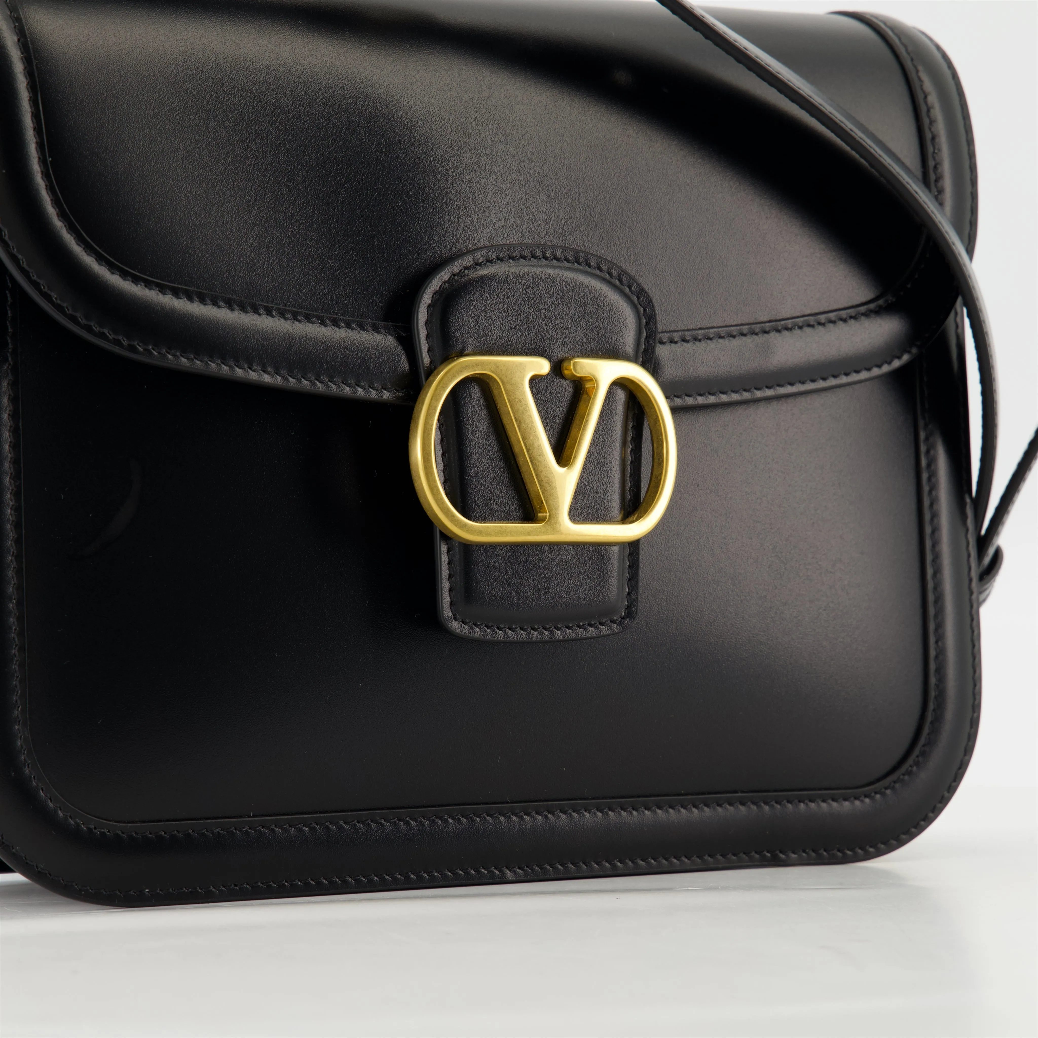 VLogo 9T05 Crossbody Bag