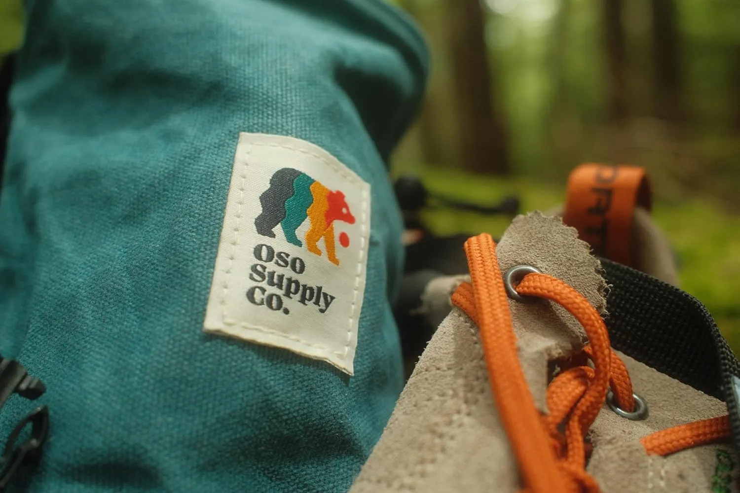 Waxed Canvas Chalk Bag for Rock Climbing, Bouldering Chalk Bucket with Belt, Waterproof, Zippered Pocket - Perfect Rock Climbing Gear, Equipment for Indoor/Outdoors