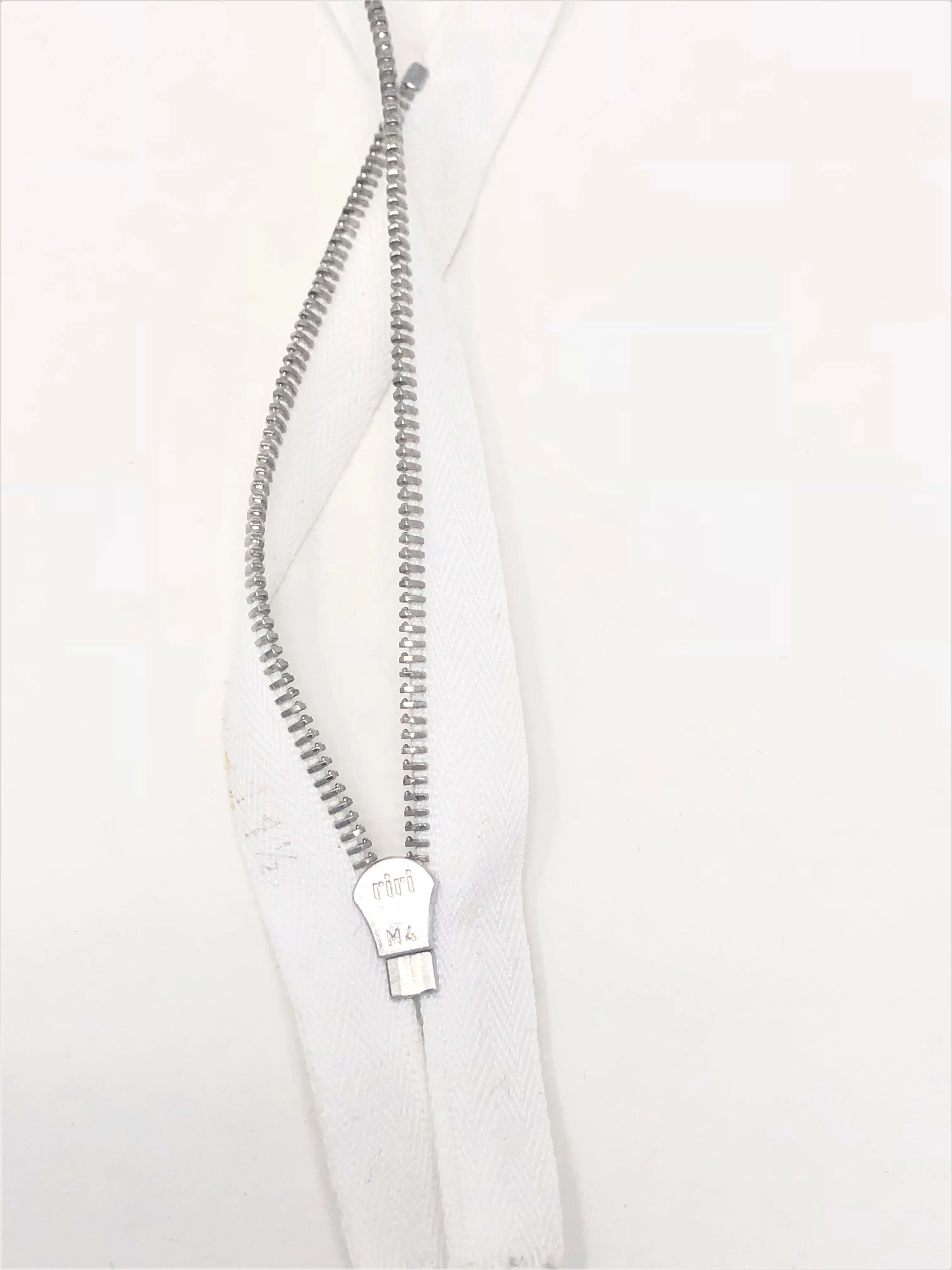 White Riri Jacket Zipper 4MM, 4.5 inches Nickel Non-Separating, Closed for Pants, Shorts, Sleeves, Pockets, Bags, etc., Universal Slider
